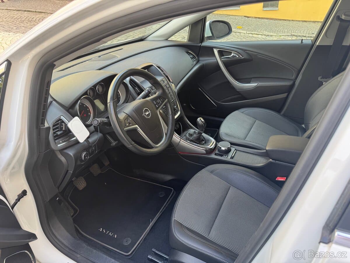 2010 Opel ASTRA - 7
