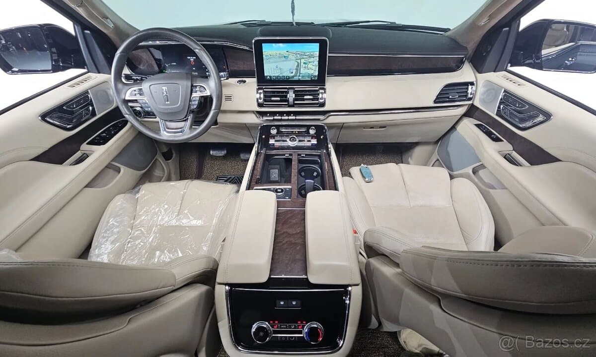 2021 Lincoln NAVIGATOR - 7
