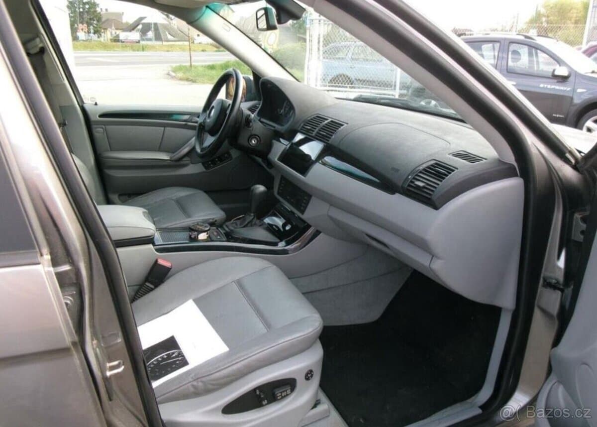 2004 BMW X5 - 7