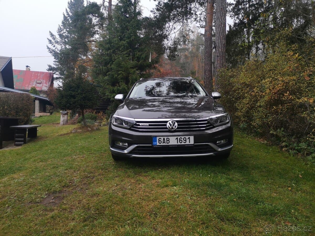 2017 Volkswagen PASSAT - 7