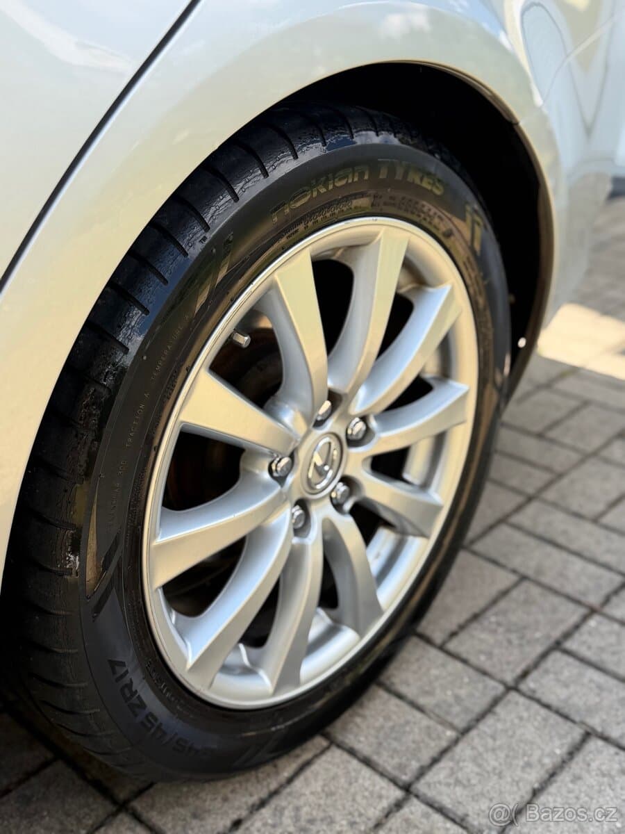 2005 Lexus IS - 7
