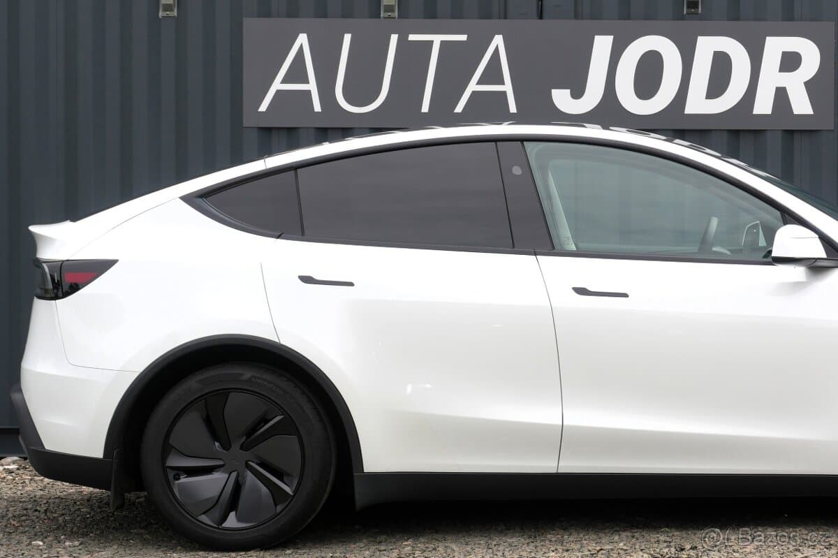 Tesla MODEL Y - 7