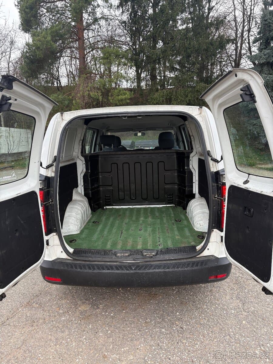 2013 Hyundai H-1 - 7