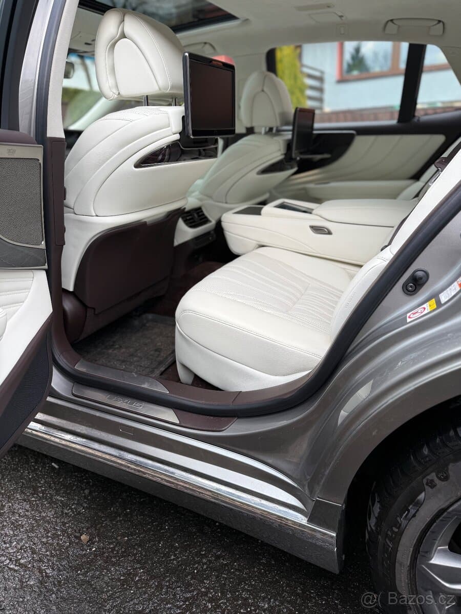 2019 Lexus LS - 7