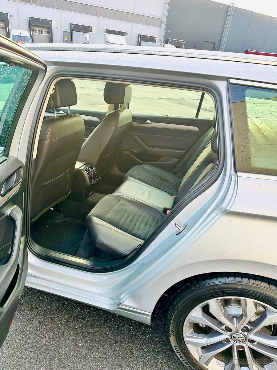 2016 Volkswagen PASSAT - 7
