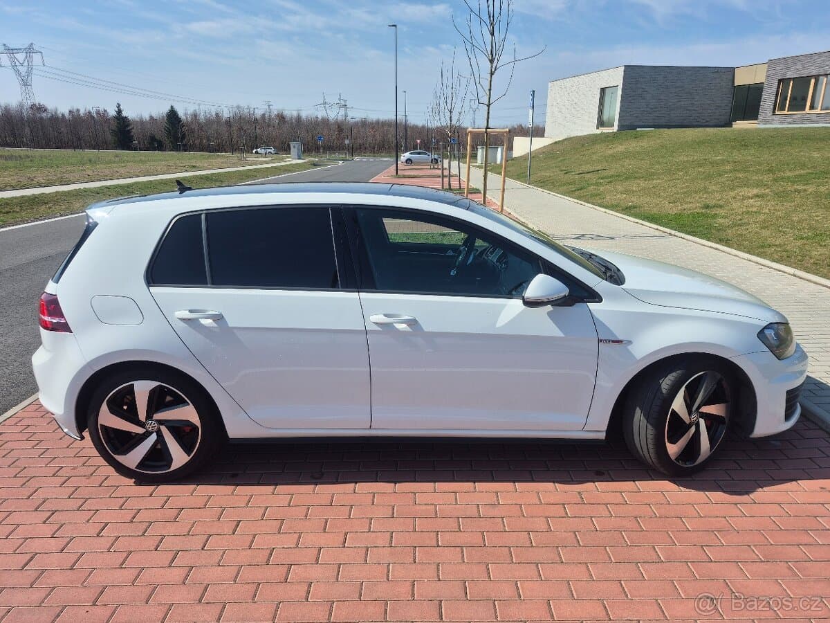 Volkswagen GOLF - 7