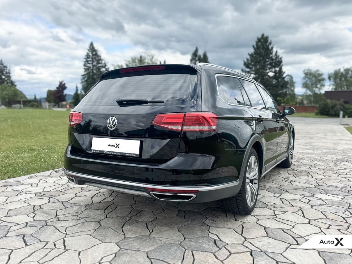 2017 Volkswagen PASSAT - 7