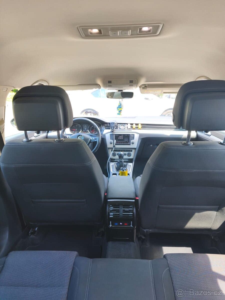 2015 Volkswagen PASSAT - 7