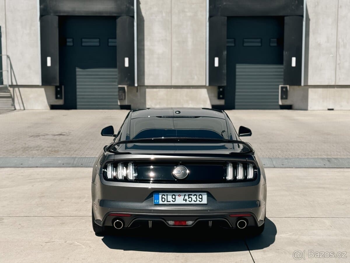 2017 Ford MUSTANG - 7