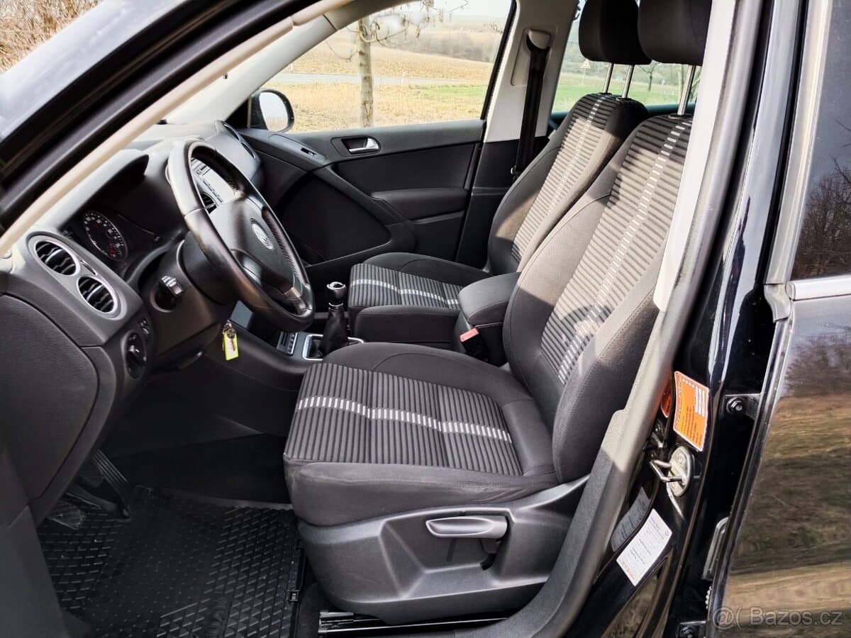 2010 Volkswagen TIGUAN - 7