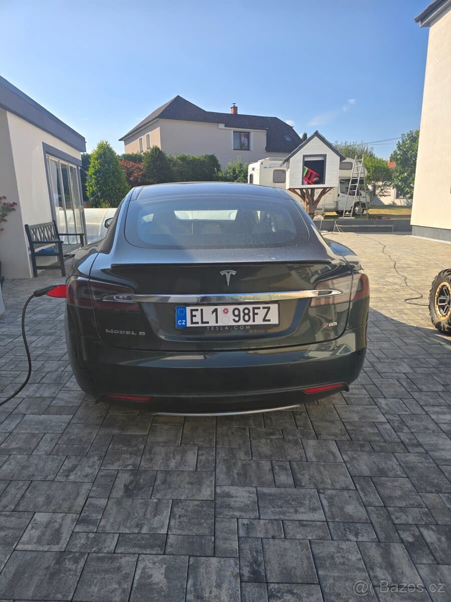 2014 Tesla MODEL S - 7