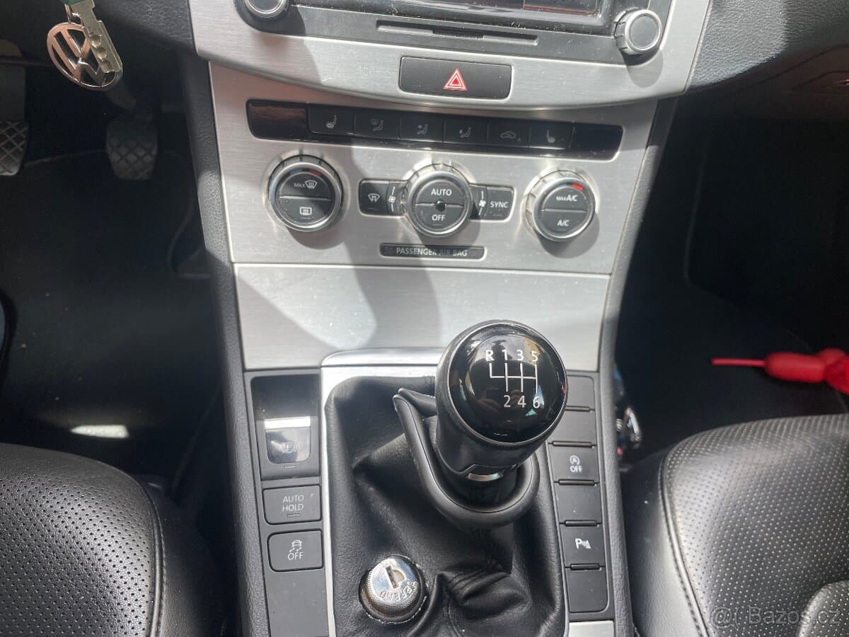 2014 Volkswagen PASSAT - 7