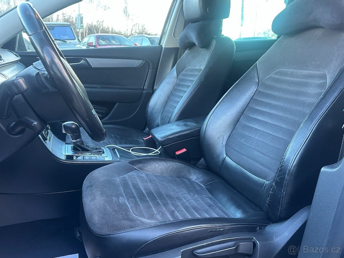 2011 Volkswagen PASSAT - 7