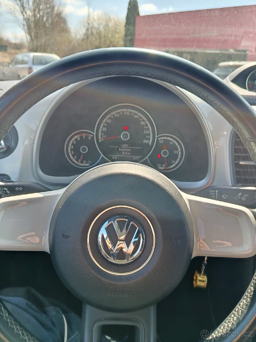 2013 Volkswagen BEETLE - 7