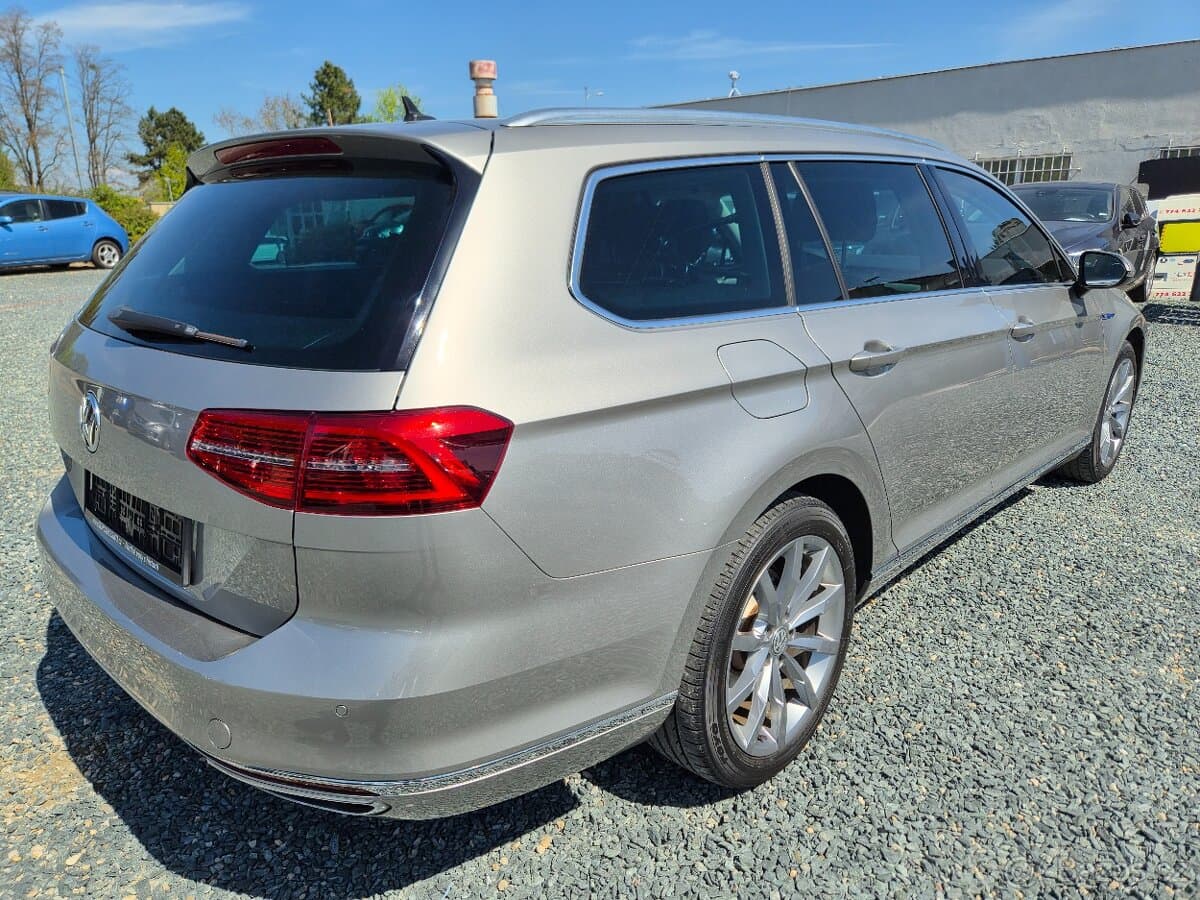 2015 Volkswagen PASSAT - 7