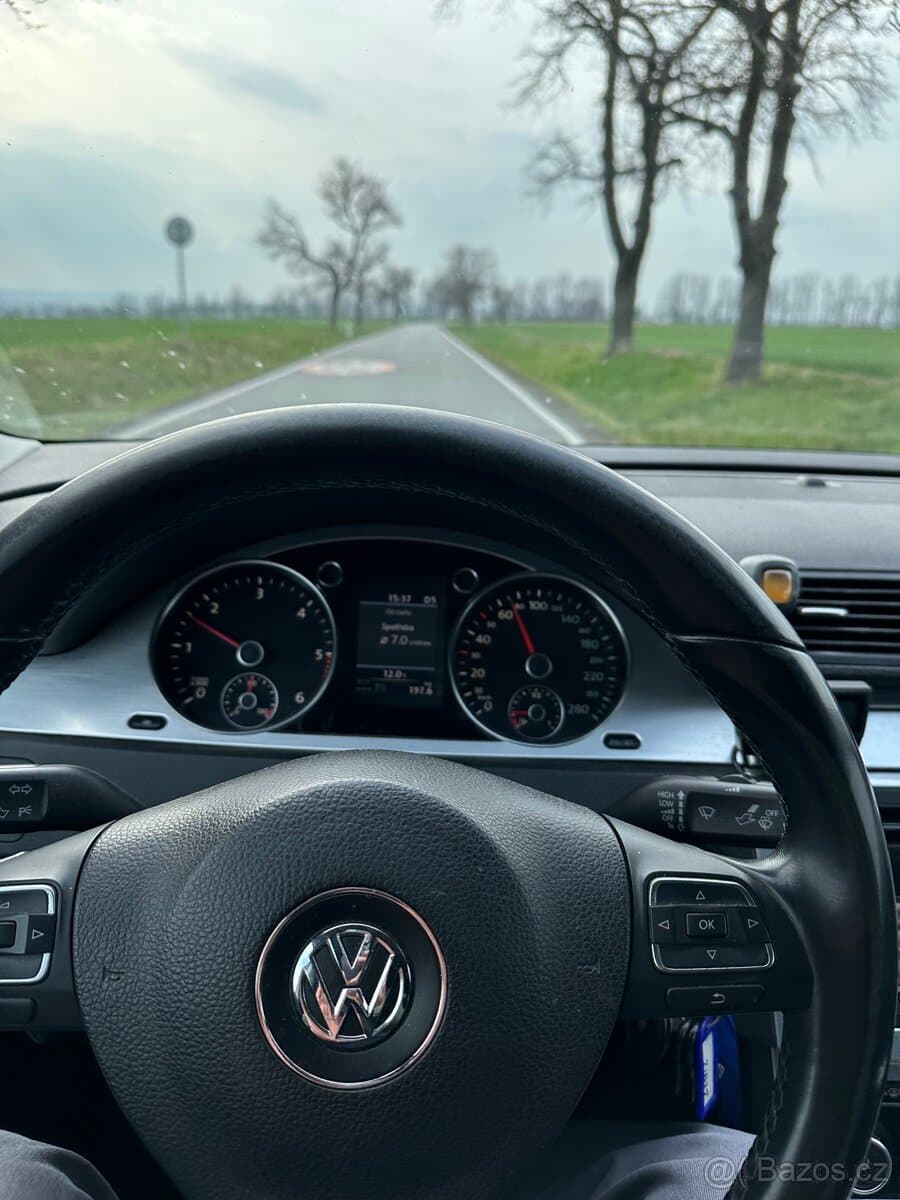 2010 Volkswagen PASSAT CC - 7