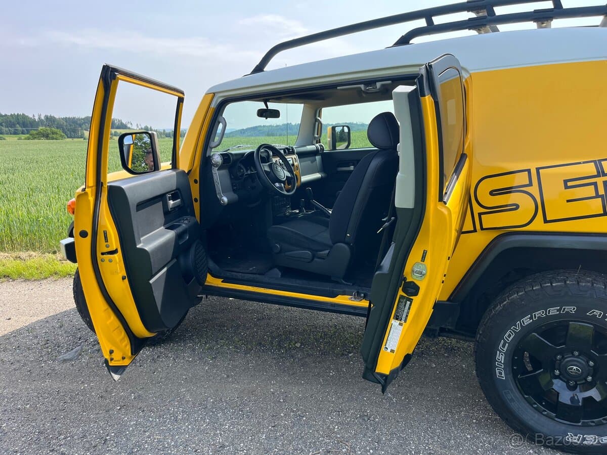 Toyota FJ - 7