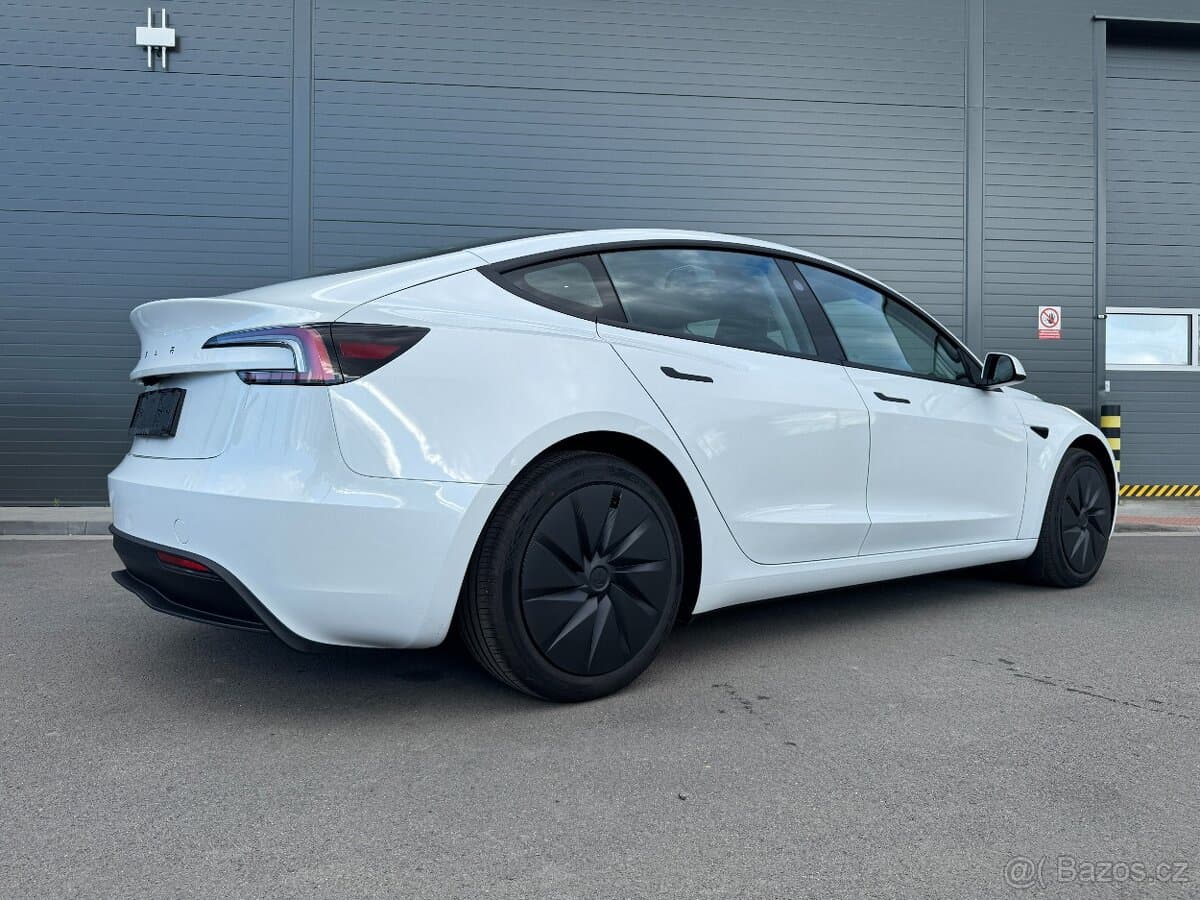 2026 Tesla MODEL 3 - 7