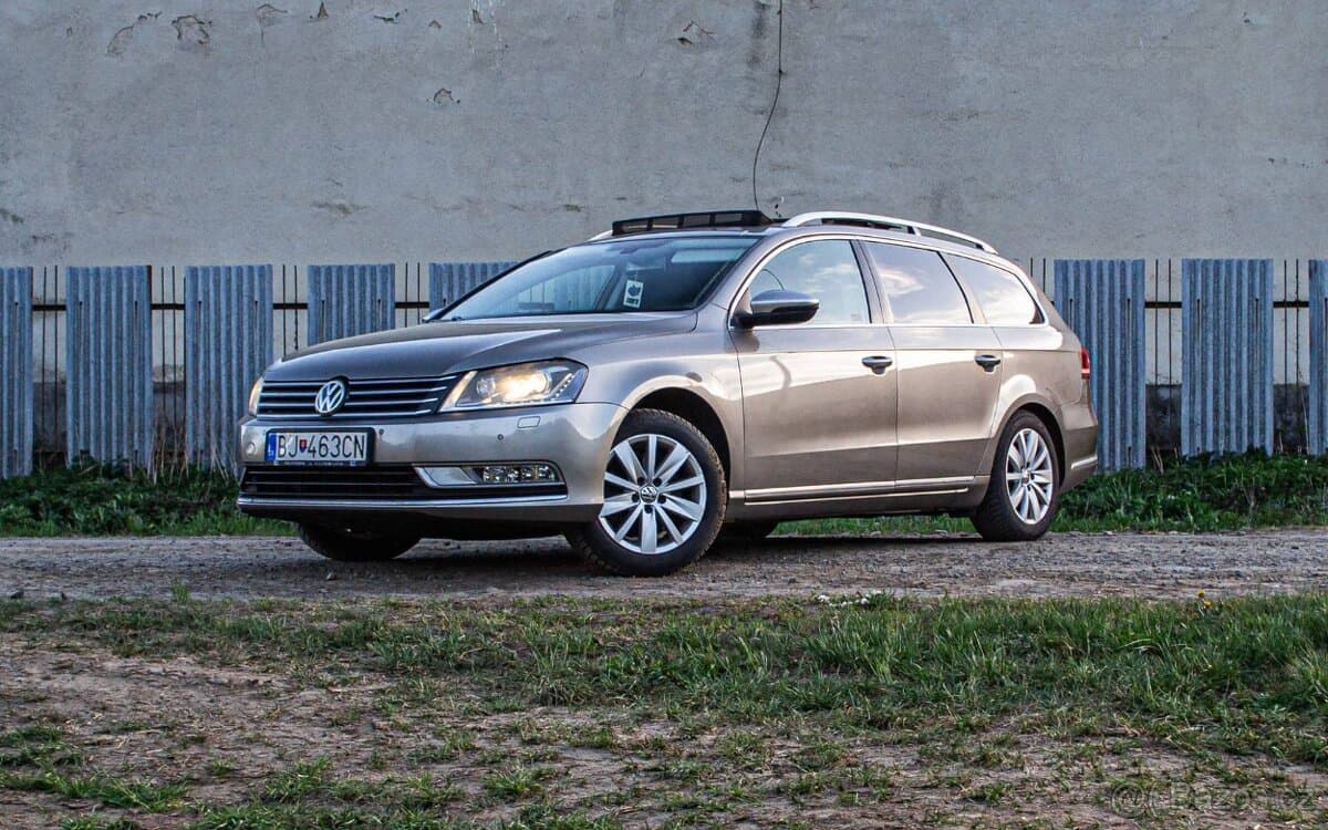 2012 Volkswagen PASSAT - 7