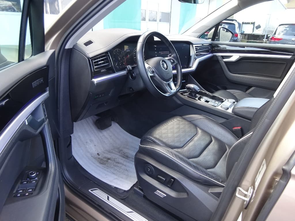 2019 Volkswagen TOUAREG - 7