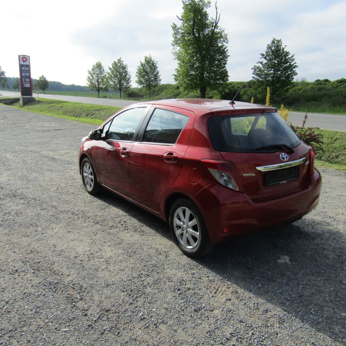 2012 Toyota YARIS - 7