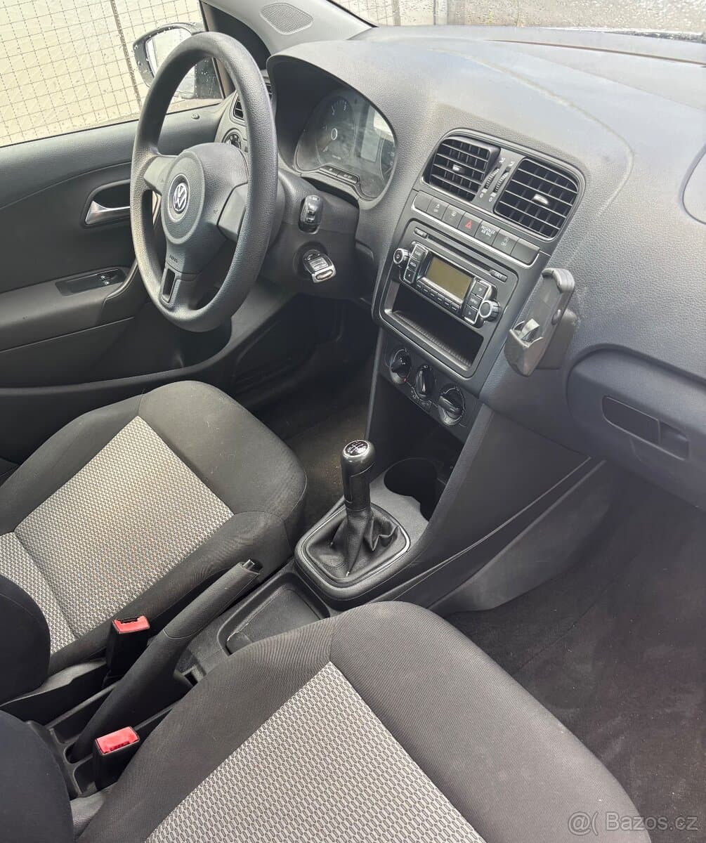 2011 Volkswagen POLO - 7