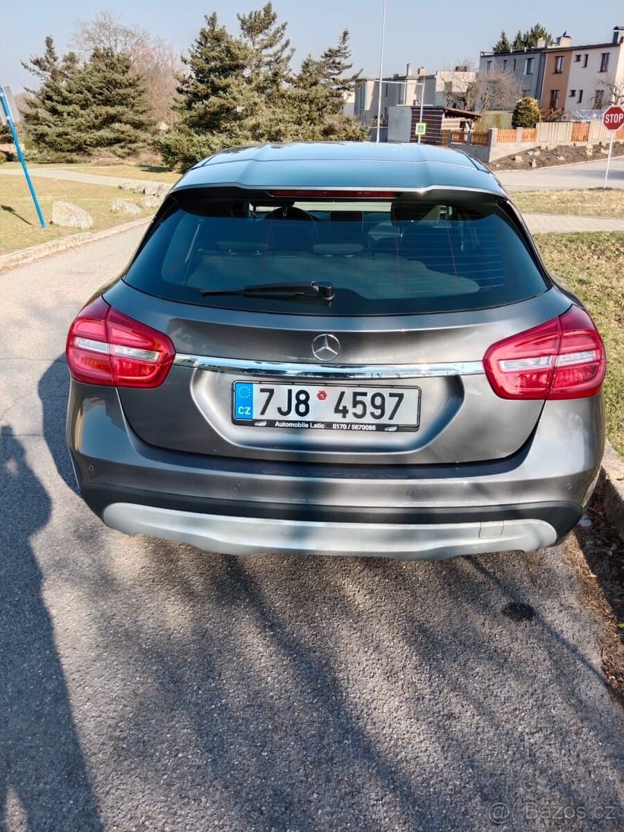 2017 Mercedes-Benz GLA - 7
