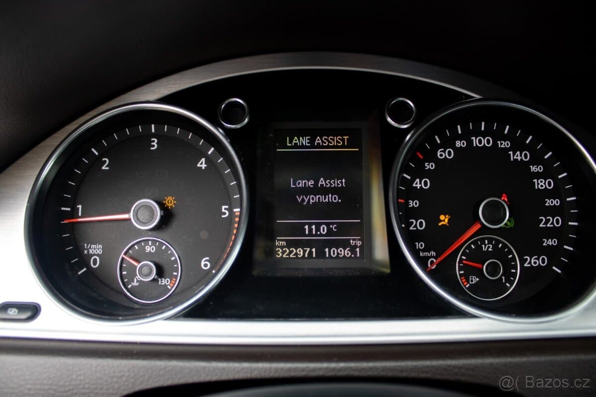 2011 Volkswagen PASSAT - 7