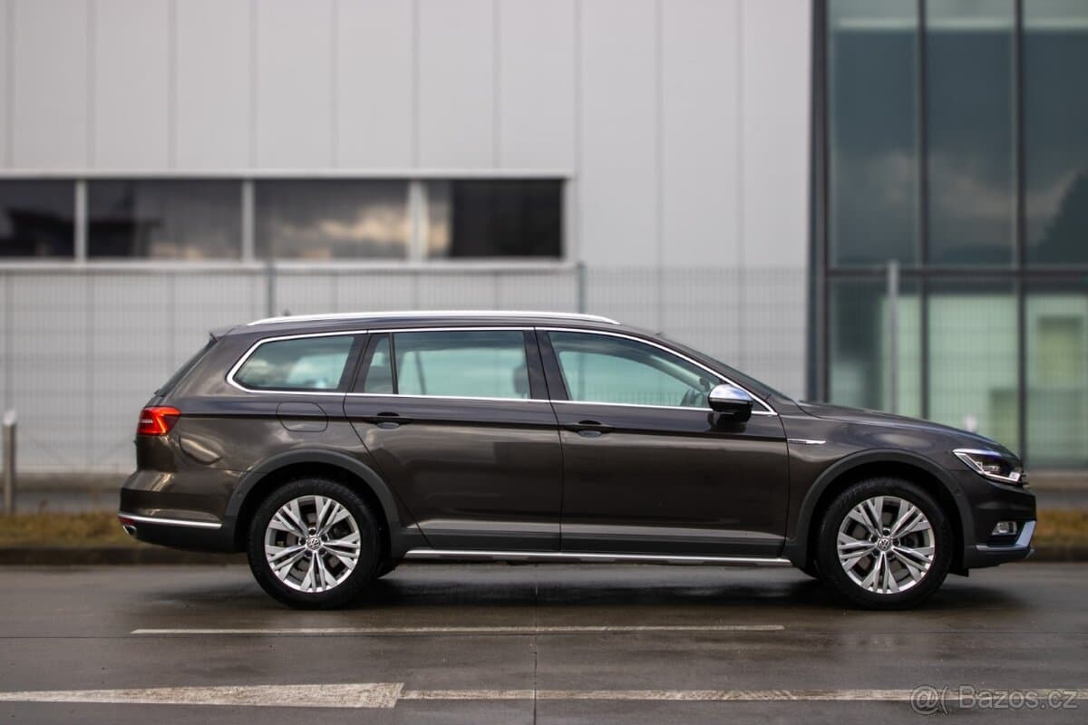 2018 Volkswagen PASSAT - 7