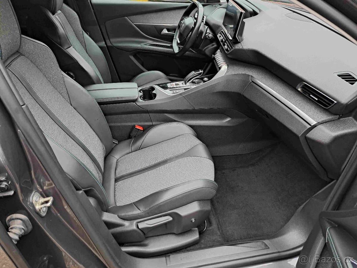 2022 Peugeot 5008 - 7