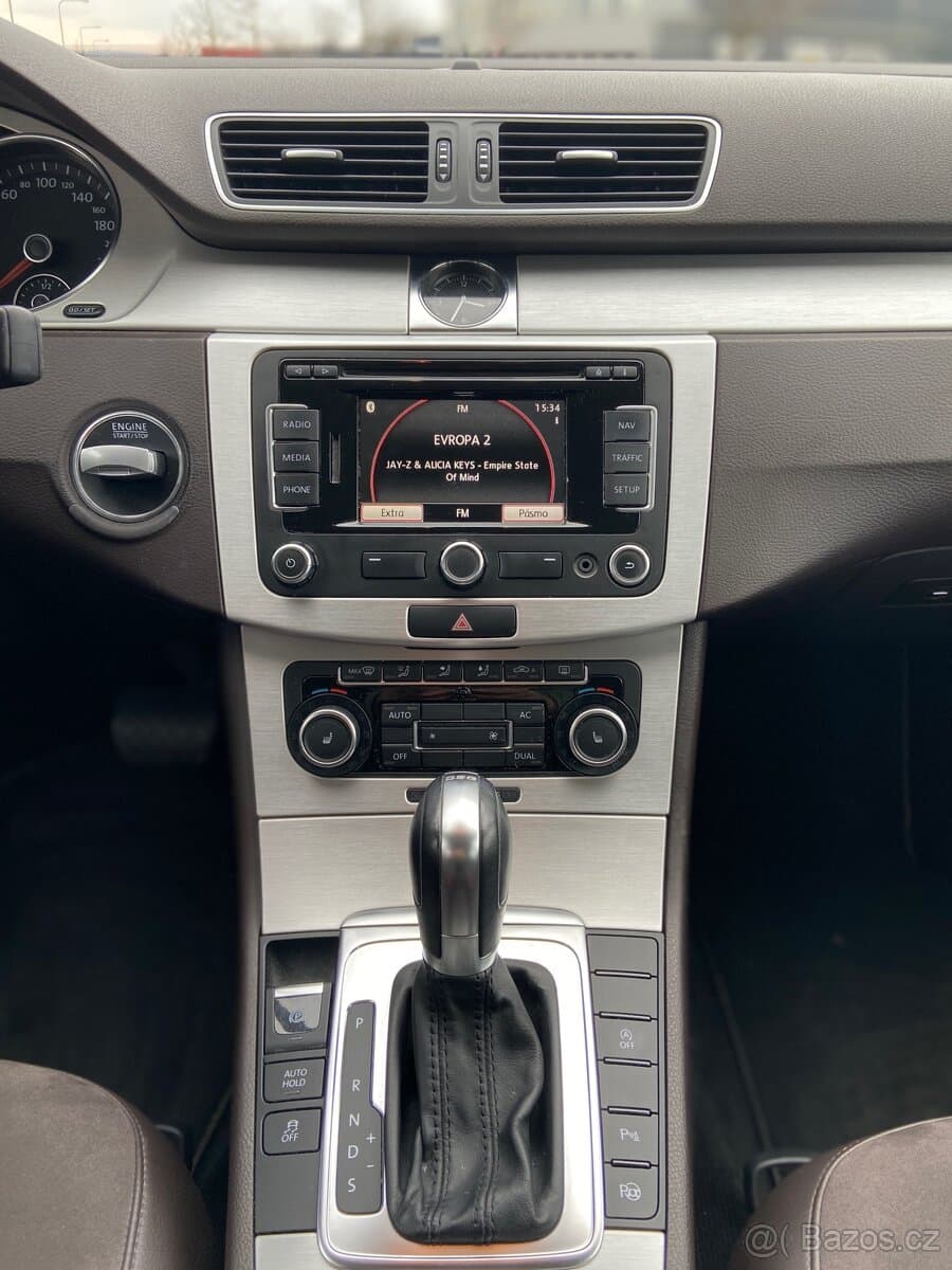 2011 Volkswagen PASSAT - 7