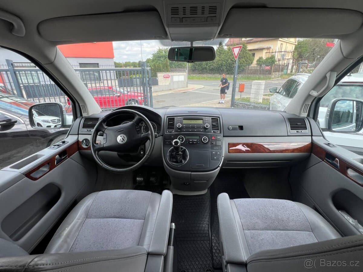 2010 Volkswagen MULTIVAN - 7