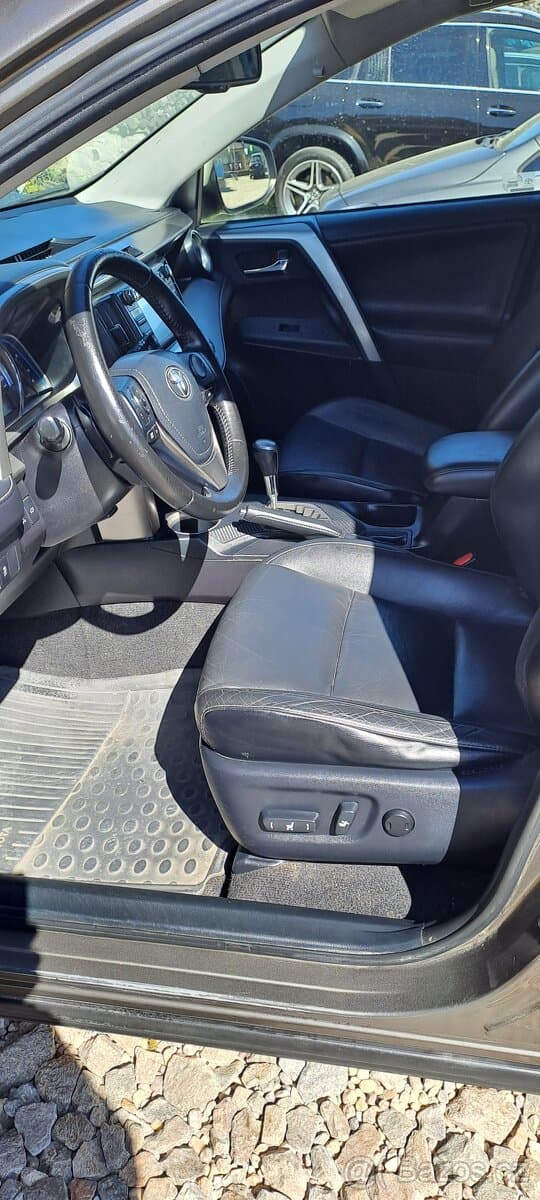 2015 Toyota RAV4 - 7