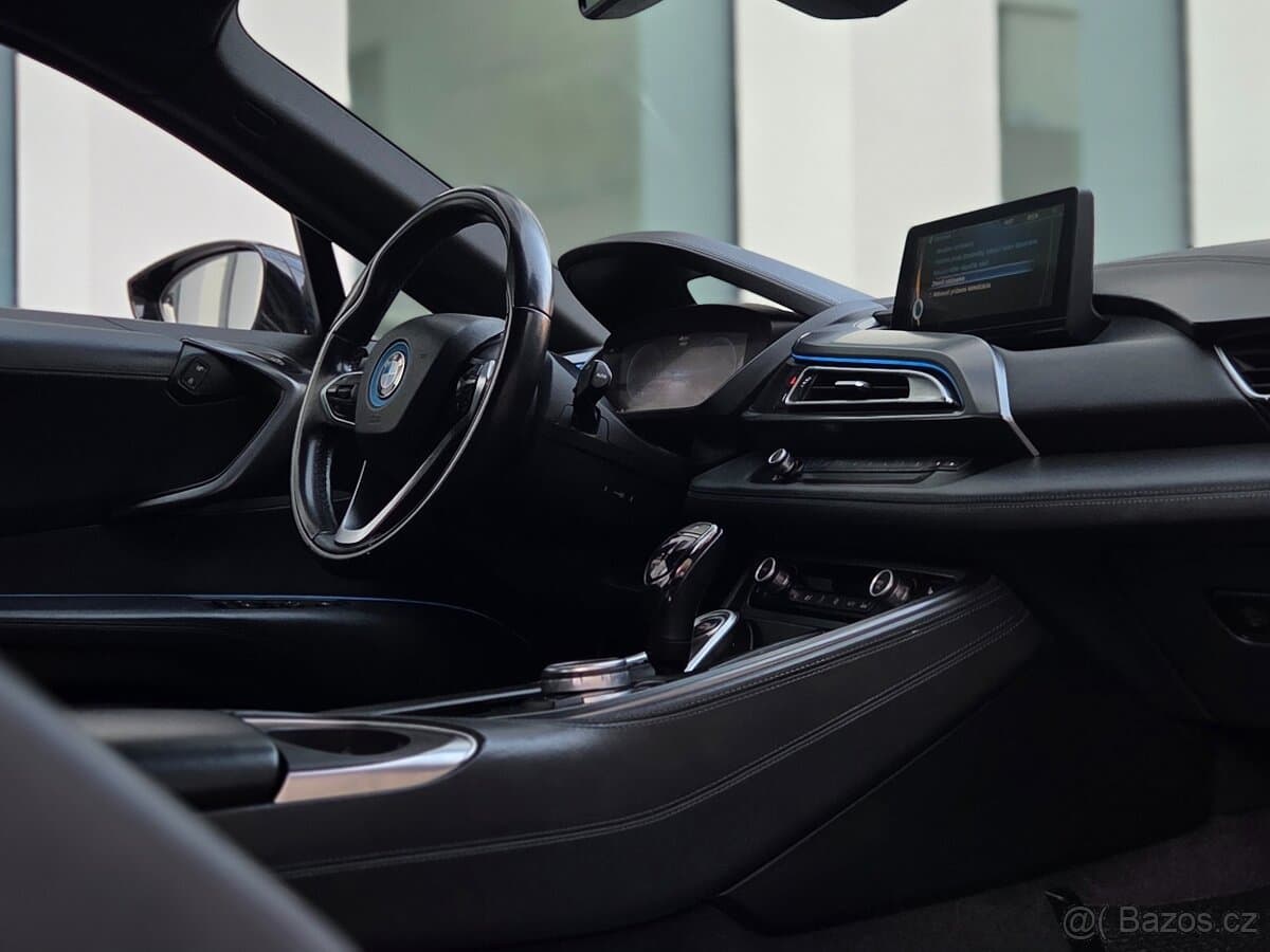 2015 BMW i8 - 7