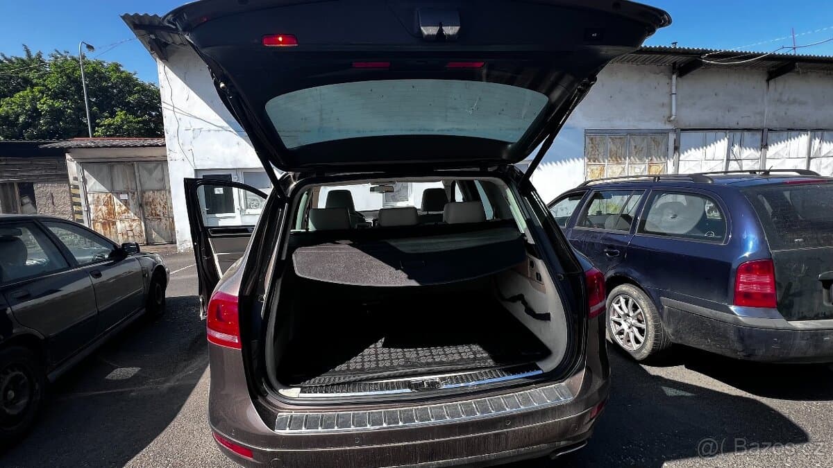 2012 Volkswagen TOUAREG - 7
