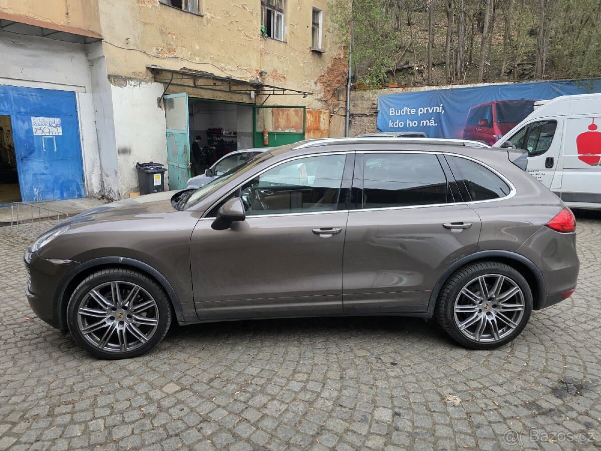 2012 Porsche CAYENNE - 7
