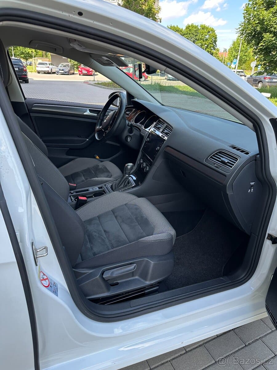 Volkswagen GOLF - 7