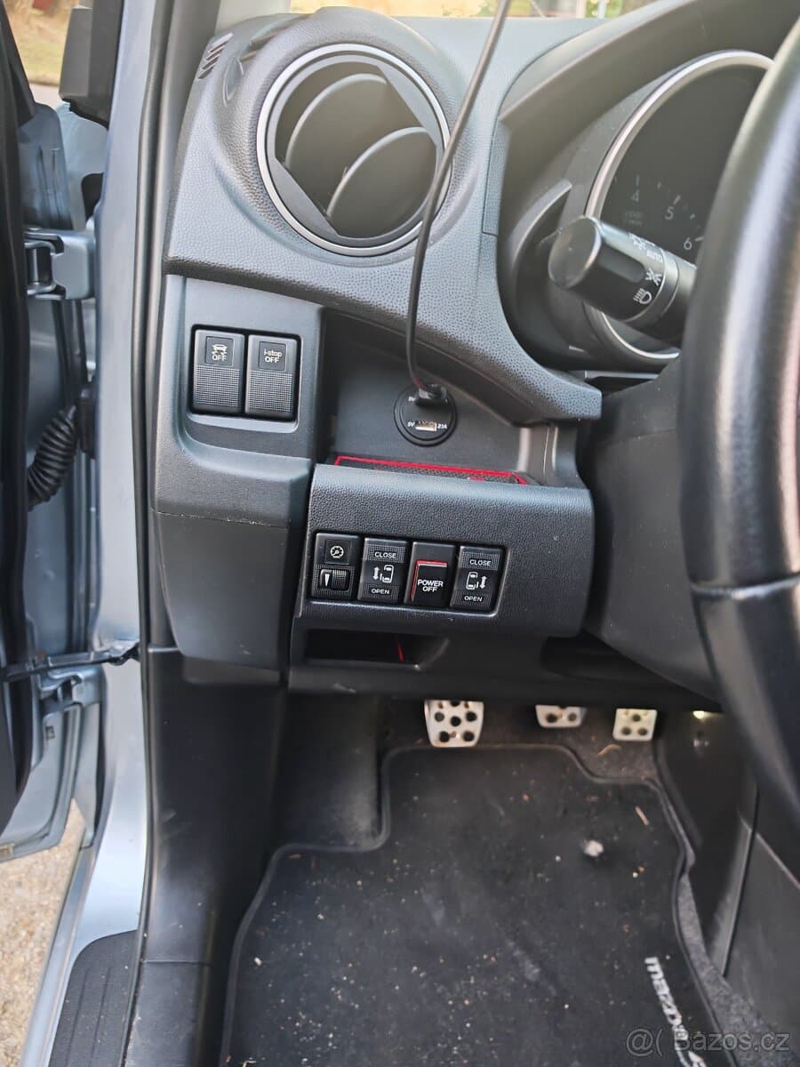 Mazda 5 - 7