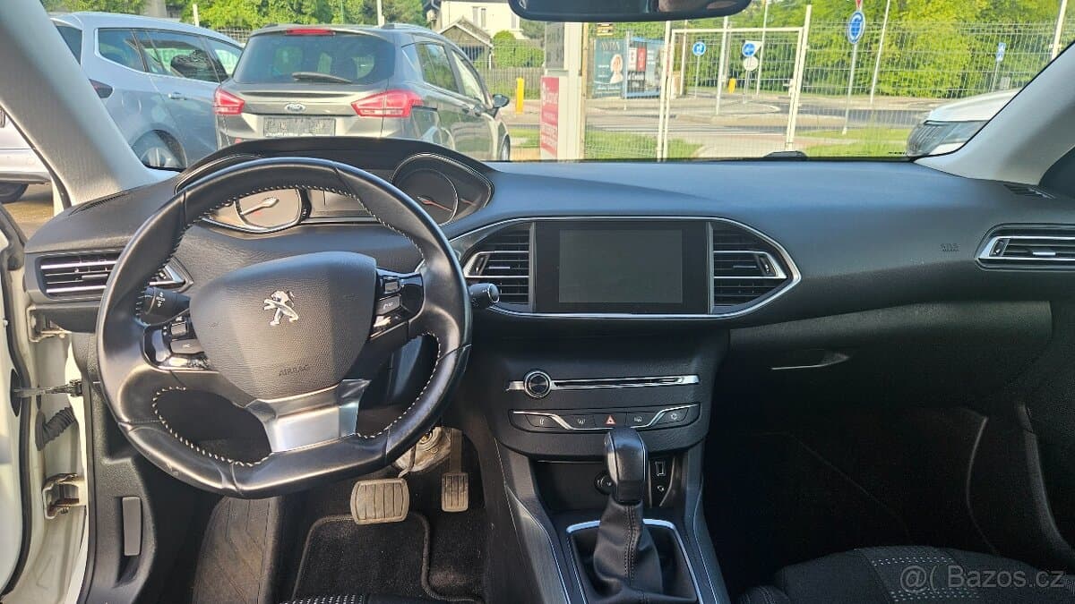 2017 Peugeot 308 - 7