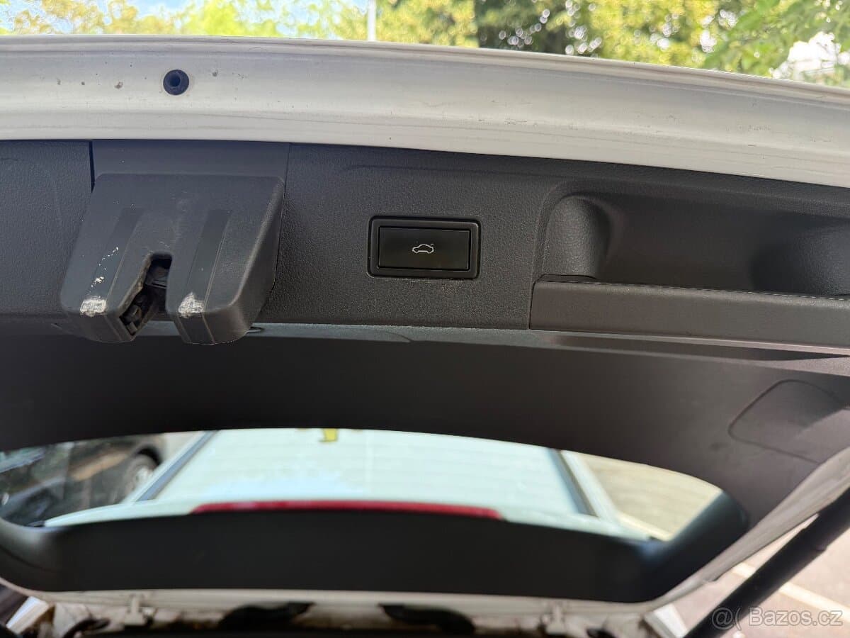 2019 Volkswagen PASSAT - 7