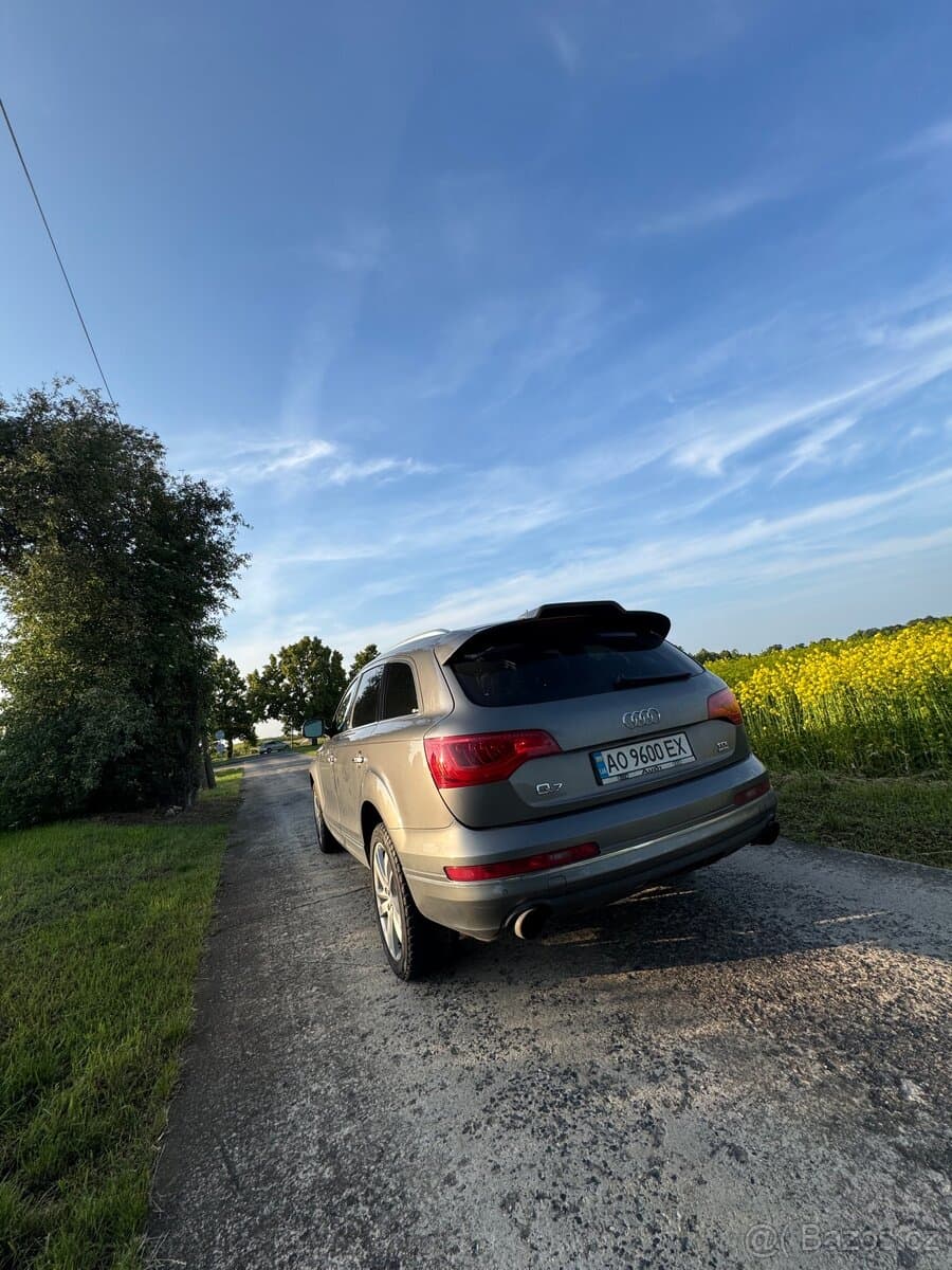 Audi Q7 - 7