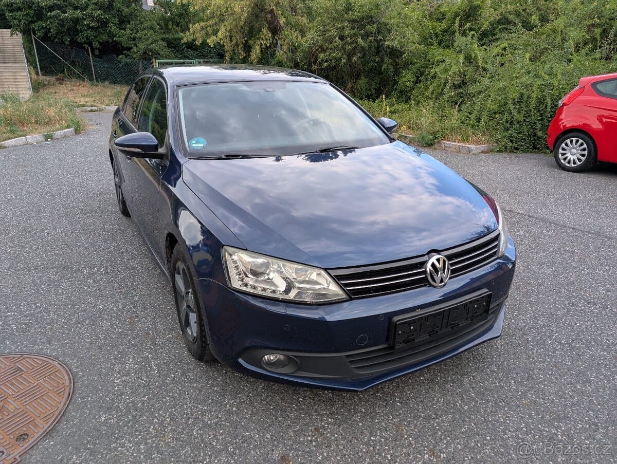 2012 Volkswagen JETTA - 7