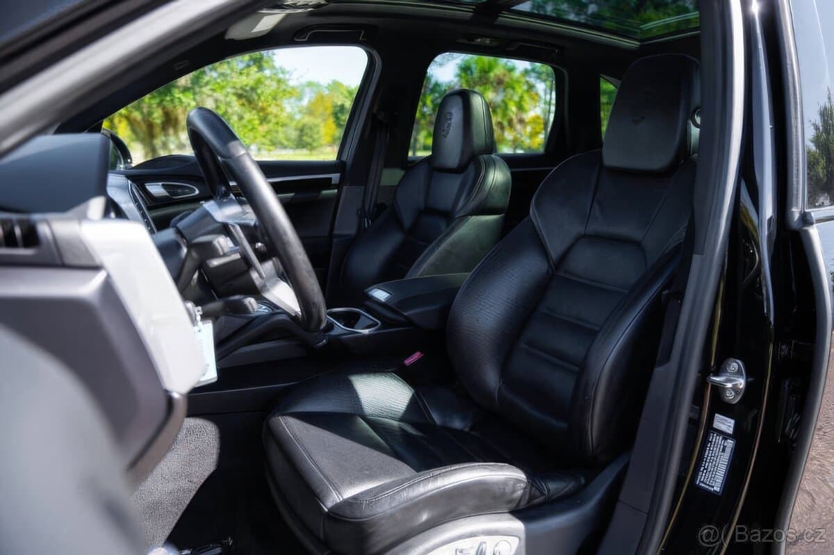 2017 Porsche CAYENNE - 7