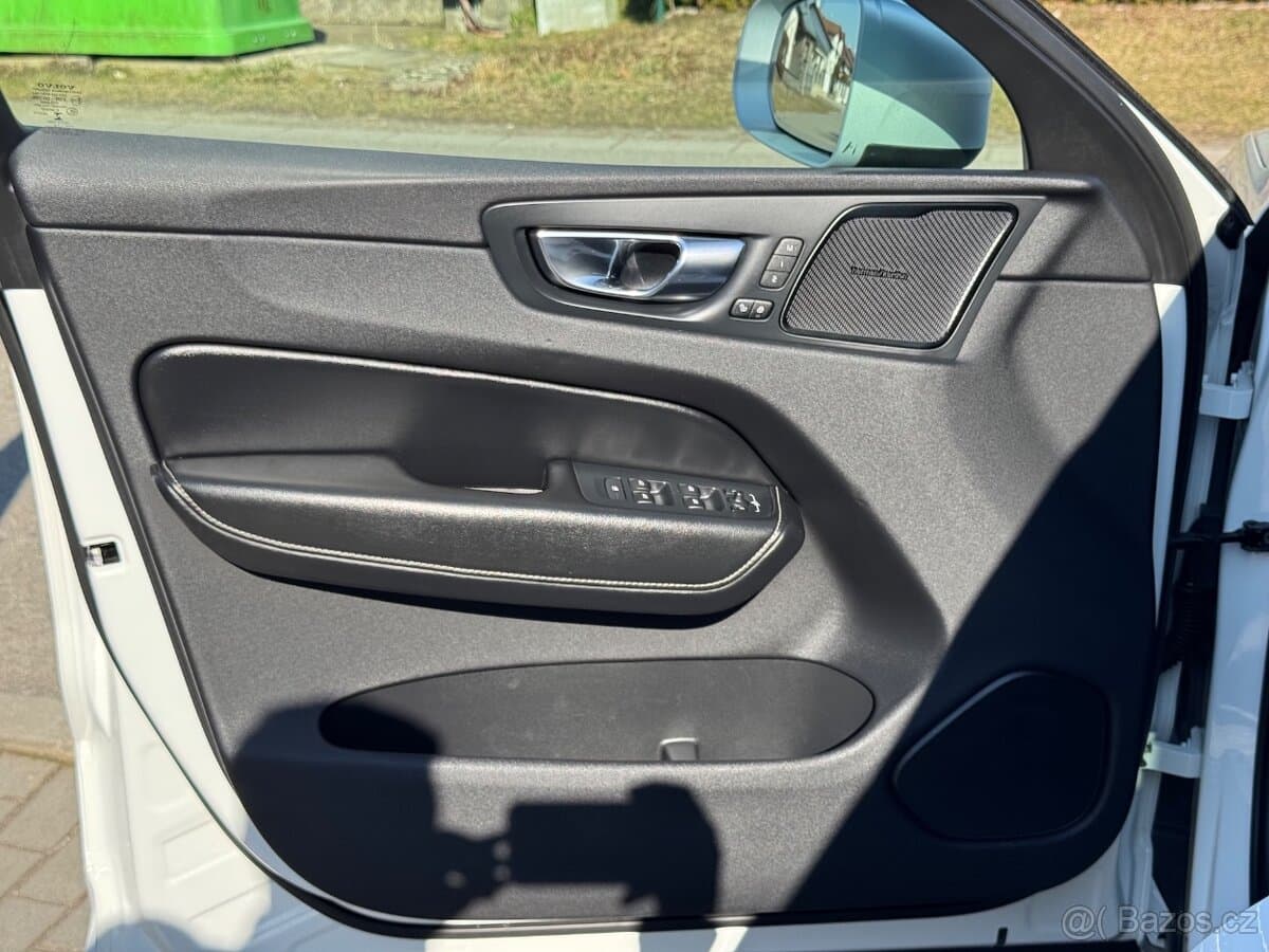 2018 Volvo XC60 - 7