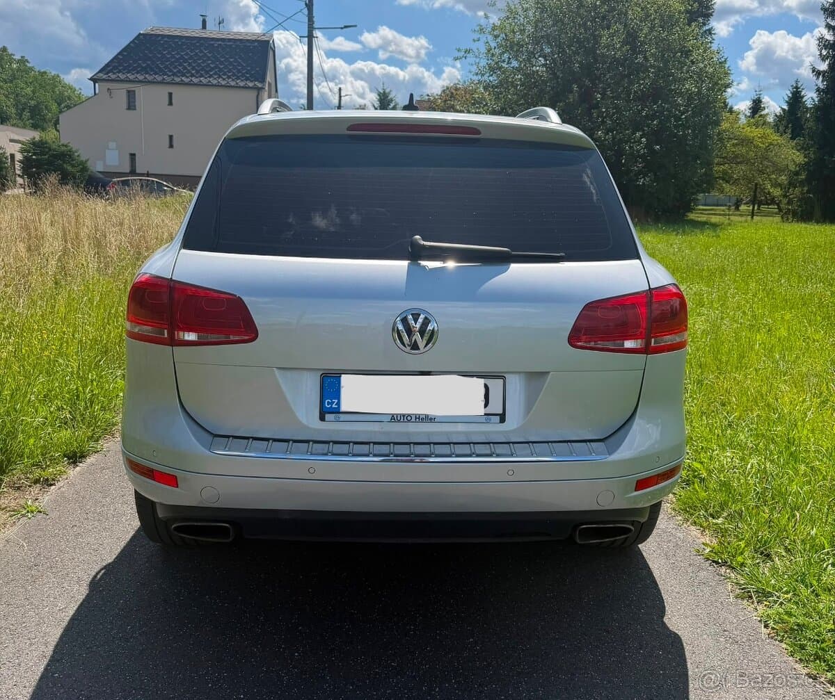 2011 Volkswagen TOUAREG - 7
