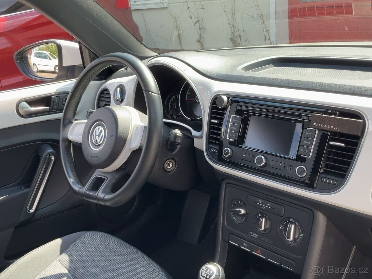 Volkswagen BEETLE - 7