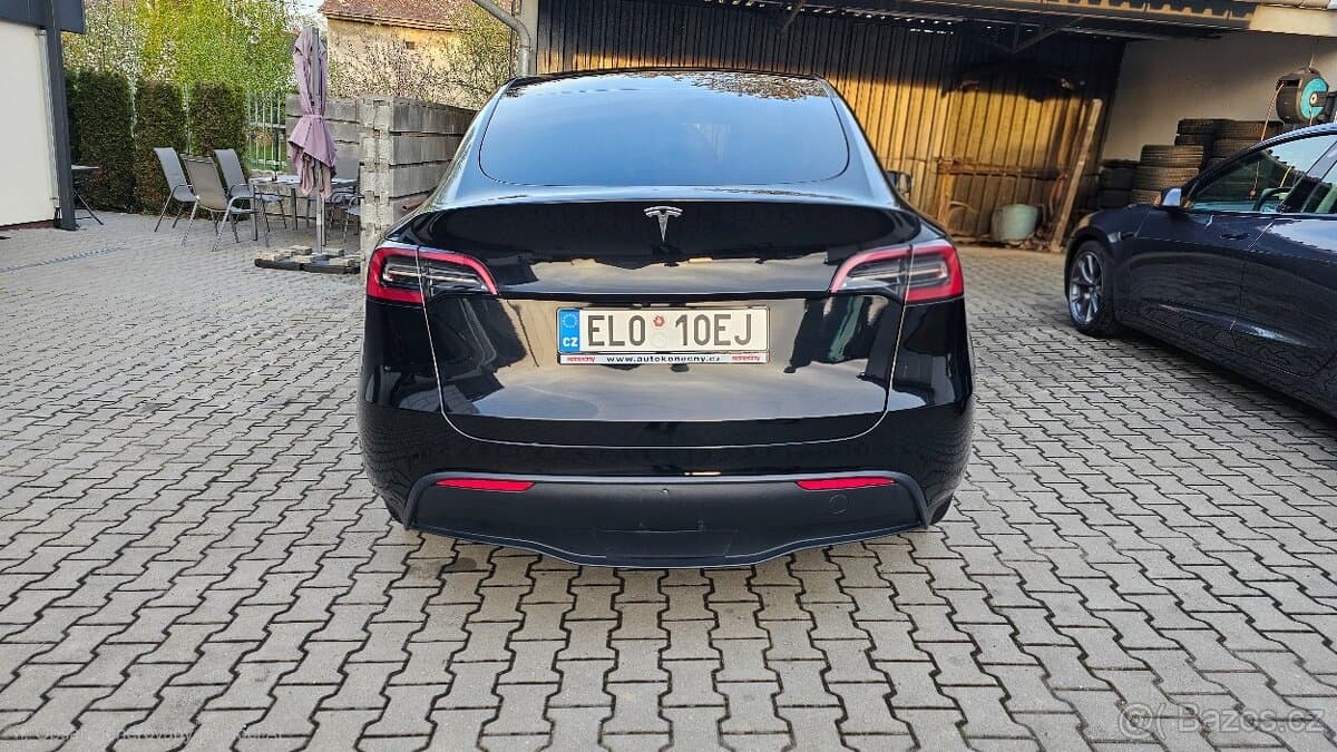 Tesla MODEL Y - 7