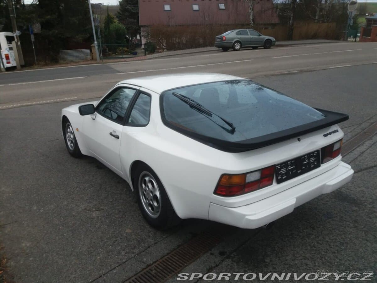 1987 Porsche 944 - 7