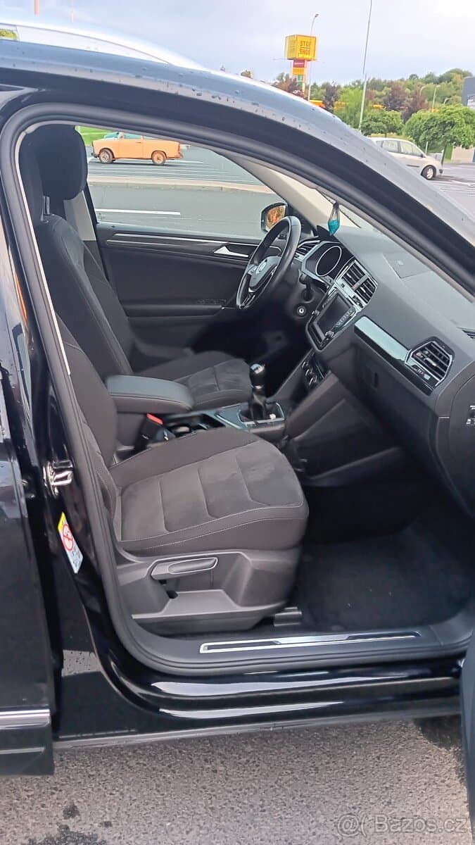 2017 Volkswagen TIGUAN - 7