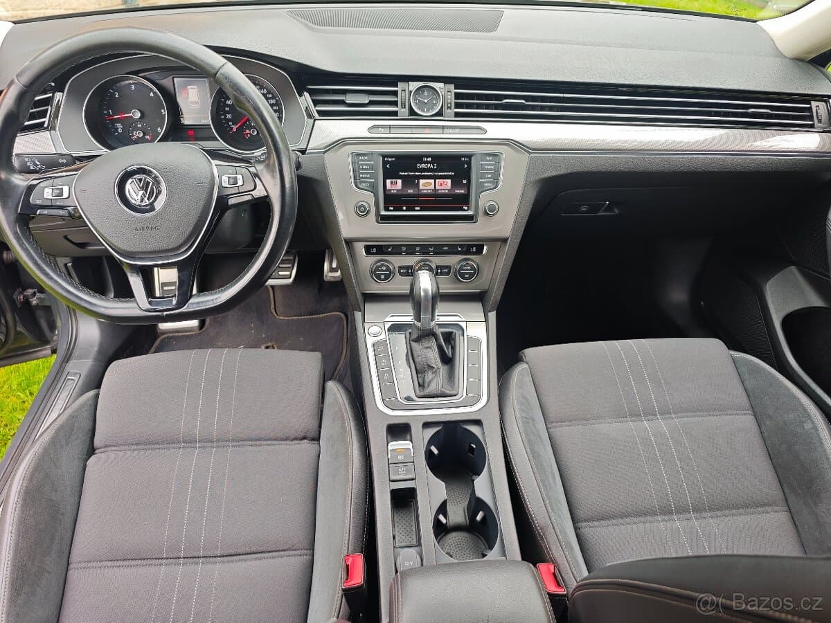 2016 Volkswagen PASSAT - 7